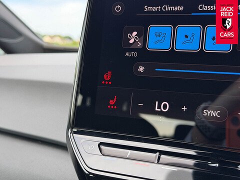 Pro Performance 58kWh Life Hatchback 5dr Electric Auto (204 ps)