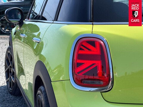 1.5 Cooper Classic Hatchback 5dr Petrol Steptronic Euro 6 (s/s) (136 ps)