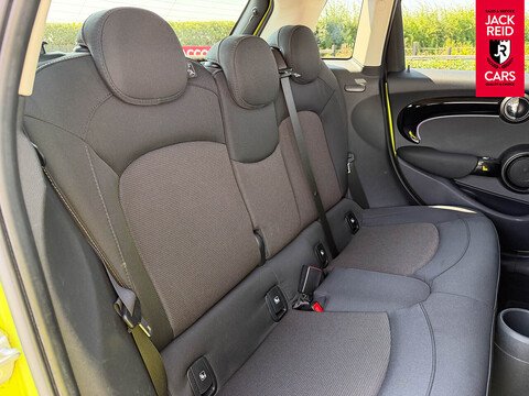 1.5 Cooper Classic Hatchback 5dr Petrol Steptronic Euro 6 (s/s) (136 ps)