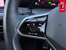 Volkswagen Golf eTSI MHEV Black Edition 1.5 eTSI MHEV Black Edition Hatchback 5dr Petrol Hybrid DSG Euro 6 (s/s) (150 ps) 
