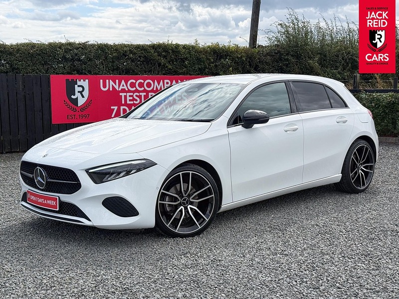 2024 MERCEDES A CLASS SEAT COMFORT PACK REVERSING CAMERA SAT NAV SYSTEM 21,652 MLS AUTOMATIC PETROL... photo