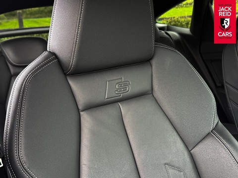 40 Launch Edition Sportback 5dr Electric Auto 82kWh (204 ps)