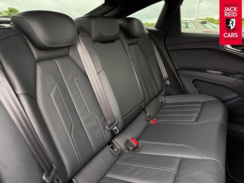 40 Launch Edition Sportback 5dr Electric Auto 82kWh (204 ps)