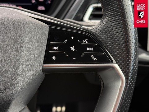 40 Launch Edition Sportback 5dr Electric Auto 82kWh (204 ps)