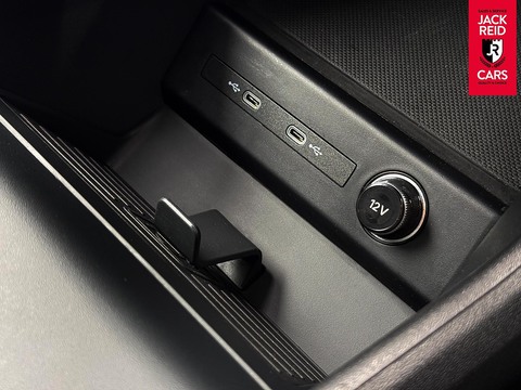 40 Launch Edition Sportback 5dr Electric Auto 82kWh (204 ps)