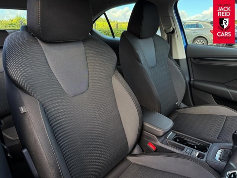 1.0 TSI SE Technology Hatchback 5dr Petrol Manual Euro 6 (s/s) (110 ps)