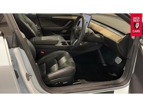 (Dual Motor) Performance Saloon 4dr Electric Auto 4WDE (Performance Upgrade) (449 bhp)