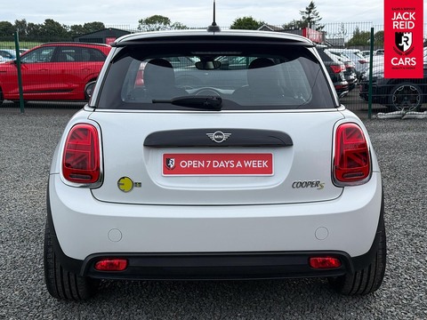 Cooper SE 32.6kWh Level 1 Hatchback 3dr Electric Auto (184 ps)