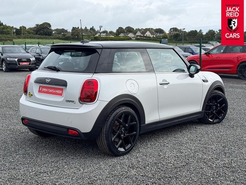 Cooper SE 32.6kWh Level 1 Hatchback 3dr Electric Auto (184 ps)