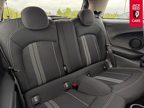 Cooper SE 32.6kWh Level 1 Hatchback 3dr Electric Auto (184 ps)
