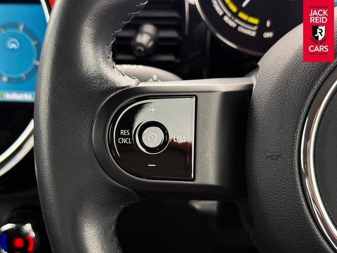 Cooper SE 32.6kWh Level 1 Hatchback 3dr Electric Auto (184 ps)