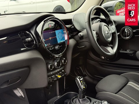 Cooper SE 32.6kWh Level 1 Hatchback 3dr Electric Auto (184 ps)