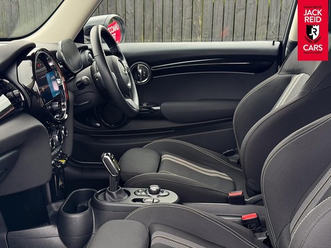 Cooper SE 32.6kWh Level 1 Hatchback 3dr Electric Auto (184 ps)