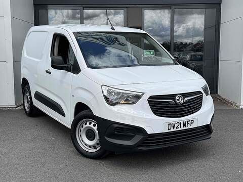 Vauxhall Combo 1.5 Turbo D 2300 Dynamic Panel Van 4dr Diesel Manual L2 H1 Euro 6 (100 ps)