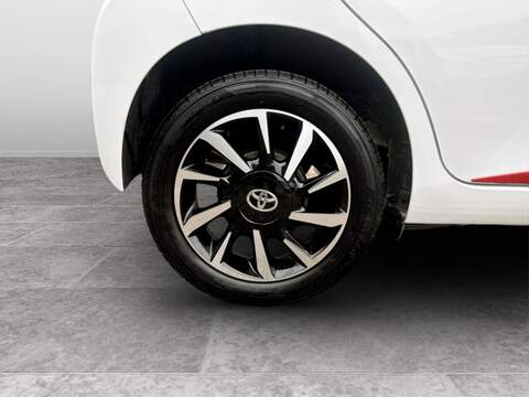 Toyota AYGO VVT-i x-trend - U123472556