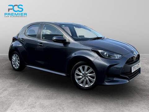 Toyota Yaris 1.0 VVT-i x-play Hatchback 5dr Petrol x-shift Euro 6 (71 ps)