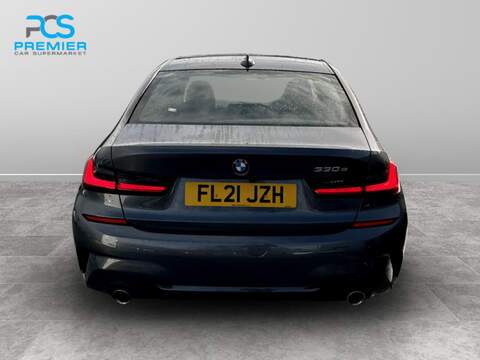 BMW 3 Series 330e M Sport - U123473078