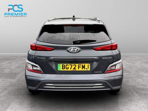 Hyundai KONA Premium - U123473259