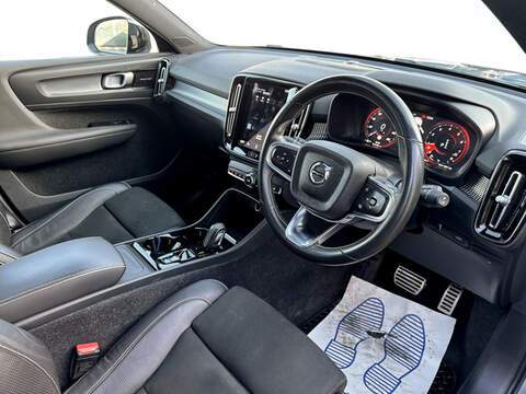 Volvo XC40 T3 R-Design Pro - U123473261