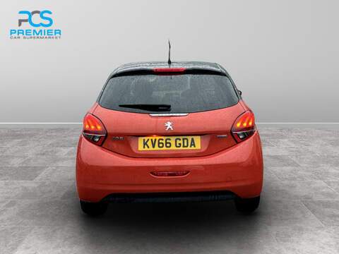 Peugeot 208 PureTech Allure - U123473670