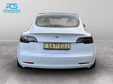 Tesla Model 3 Standard Range Plus - U123473684