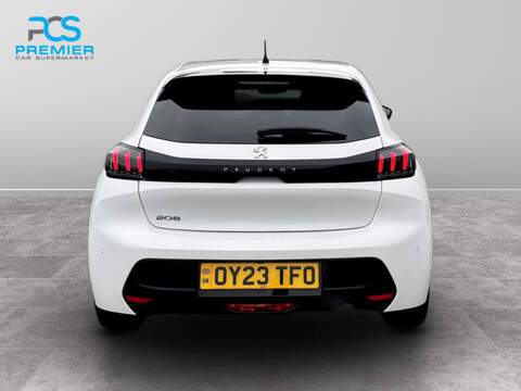 Peugeot 208 PureTech Allure Premium + - U123473788