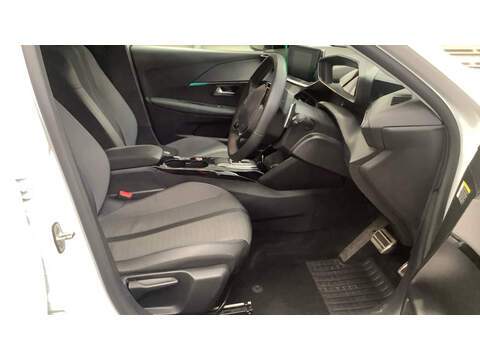 Peugeot 208 PureTech Allure Premium + - U123473843