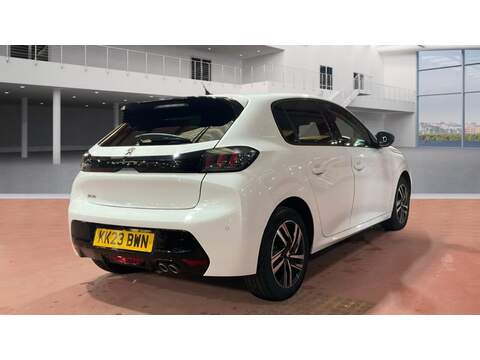 Peugeot 208 PureTech Allure Premium + - U123473844