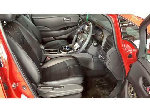 Nissan Leaf N-Connecta - U123474060