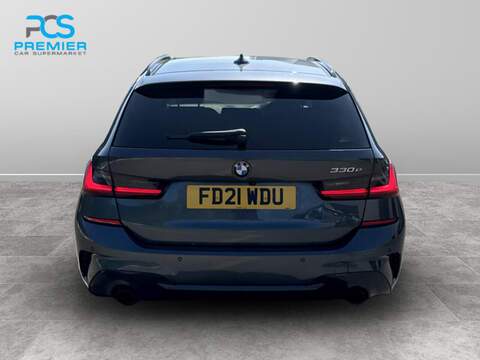 BMW 3 Series 330e M Sport - U123474158