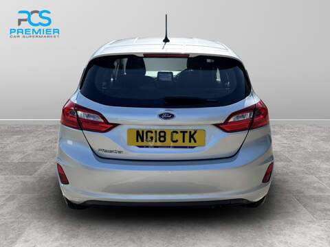Ford Fiesta T EcoBoost Zetec - U123474185