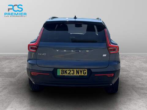 Volvo XC40 Plus - U123474188