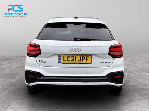 Audi Q2 TFSI CoD Black Edition - U123474284