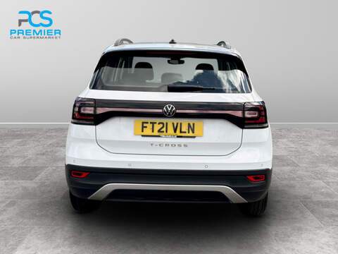 Volkswagen T-Cross TSI SE - U123474673