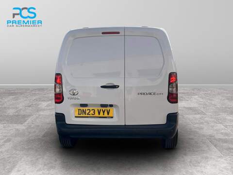 Toyota PROACE CITY BlueHDi Icon - U123474853