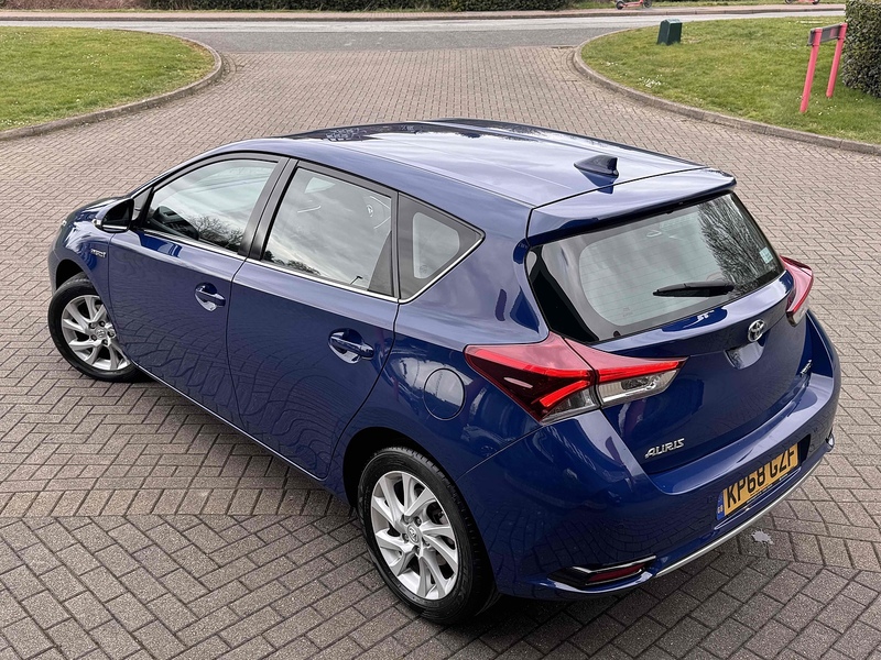 Toyota Auris VVT-h Icon Tech - U4970