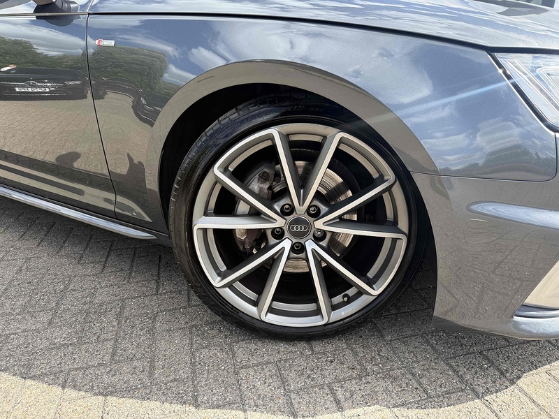 Audi A4 TDI S line - U5035