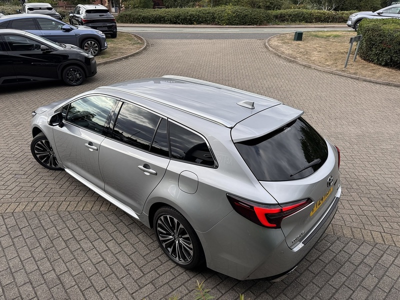 Toyota Corolla VVT-h Design - U5087