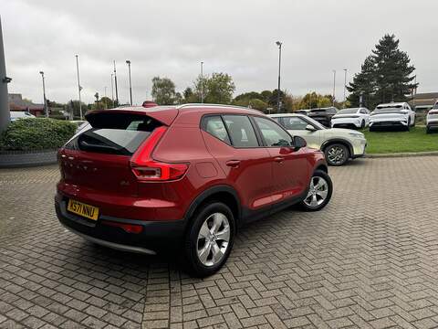 Volvo XC40 B4 MHEV Momentum - U5140