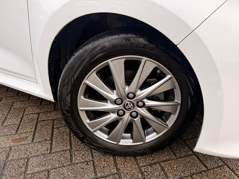 Toyota Yaris VVT-h Icon - U5161