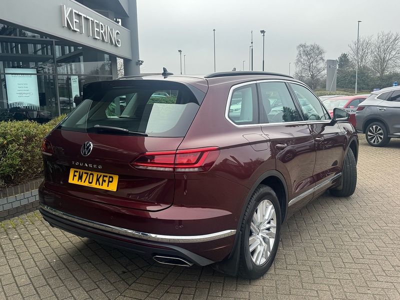 Volkswagen Touareg TDI V6 SEL - U5247