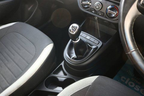 1.0 SE Connect Hatchback 5dr Petrol Manual Euro 6 (s/s) (67 ps)