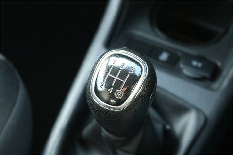 1.0 MPI SE Hatchback 3dr Petrol Manual Euro 5 (60 ps)