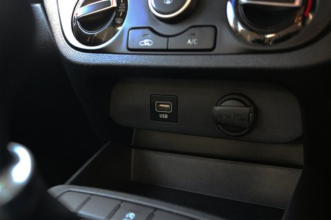 1.0 SE Connect Hatchback 5dr Petrol Manual Euro 6 (s/s) (67 ps)