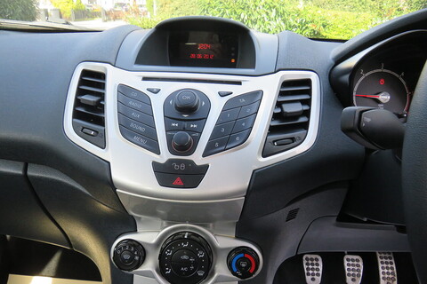 1.6 TD Zetec S Hatchback 3dr Diesel Manual (107 g/km, 94 bhp)