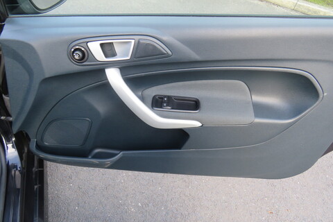 1.6 TD Zetec S Hatchback 3dr Diesel Manual (107 g/km, 94 bhp)