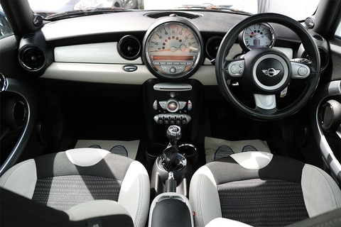 1.6 Cooper D Camden Hatchback 3dr Diesel Manual Euro 4 (110 ps)