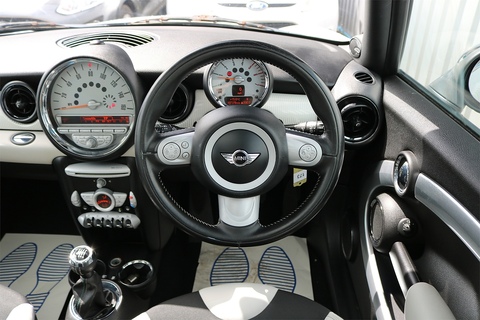 1.6 Cooper D Camden Hatchback 3dr Diesel Manual Euro 4 (110 ps)