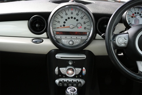 1.6 Cooper D Camden Hatchback 3dr Diesel Manual Euro 4 (110 ps)