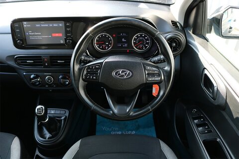 1.0 SE Connect Hatchback 5dr Petrol Manual Euro 6 (s/s) (67 ps)